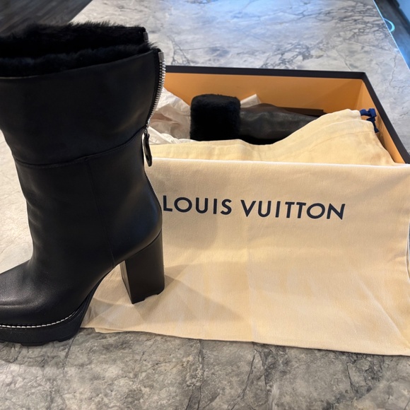 Louis Vuitton Beaubourg ankle boot with zipper and fur - Picture 3 of 7
